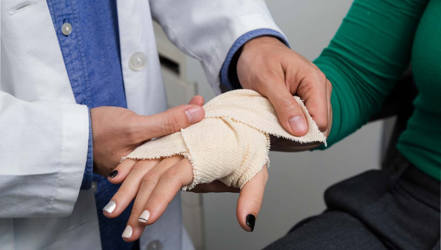 Hand Fracture Surgery Cost, Procedure and Recovery Time | Dr Anubhav Gupta